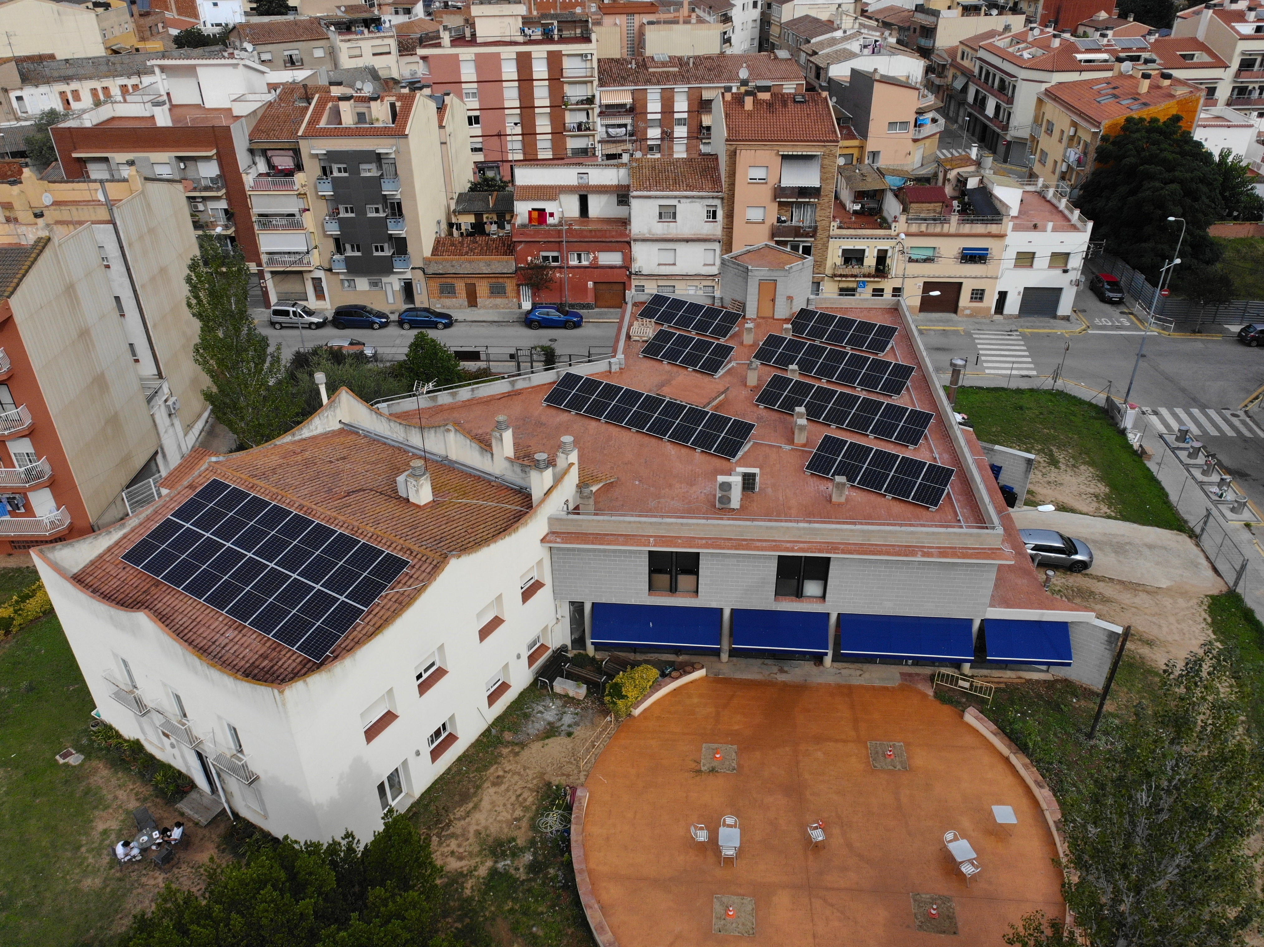 Tordera continua el projecte d'instal·lació de plaques fotovoltaiques en els equipaments municipals